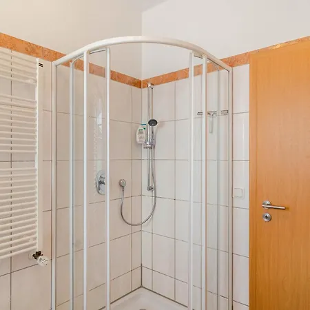 Theo Im Alte Schule * Adelsborn